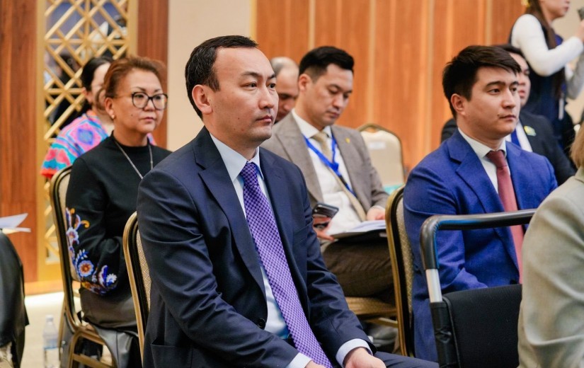 Астана қаласының әкімі Жеңіс Қасымбектің қатысуымен М.Нарықбаев атындағы Университетте өткен жаңа Конституция жобасын сараптамалық талқылау өтті