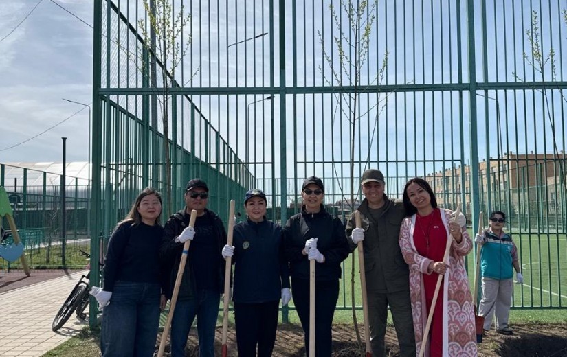 Мәслихат депутаттары «Үркер» тұрғын алабында сенбілік өткізді