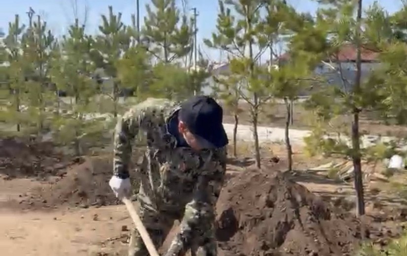 Елорда мәслихатының депутаттары «Таза Қазақстан» жалпыұлттық экологиялық бастамасы аясында қаланы абаттандыру бойынша белсенді жұмыстар жүргізуде