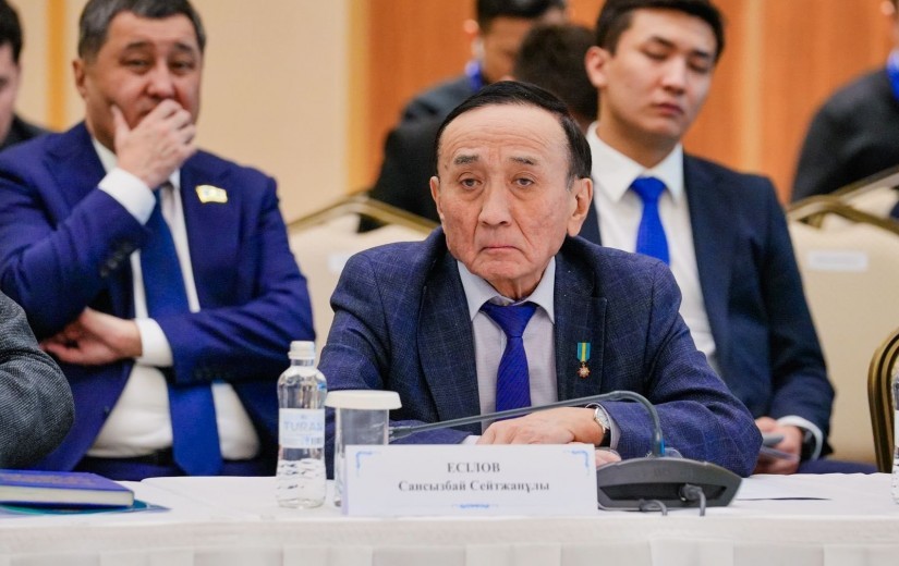 Астана қаласының әкімі Жеңіс Қасымбектің қатысуымен М.Нарықбаев атындағы Университетте өткен жаңа Конституция жобасын сараптамалық талқылау өтті