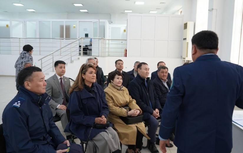Депутаты маслихата Астаны посетили Управление административной полиции ДП столицы
