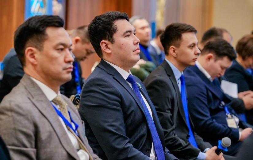 Астана қаласының әкімі Жеңіс Қасымбектің қатысуымен М.Нарықбаев атындағы Университетте өткен жаңа Конституция жобасын сараптамалық талқылау өтті