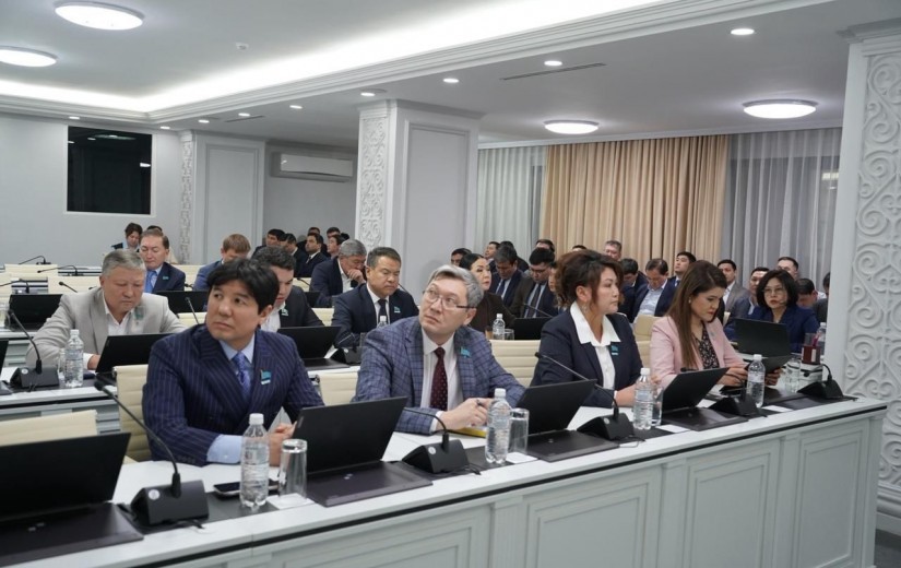 Бюджет, экономика, өнеркәсіп және кәсіпкерлік мәселелері жөніндегі тұрақты комиссияның отырысы