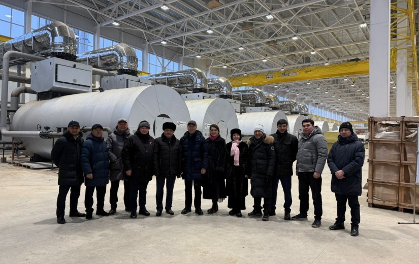 Бюджет, экономика, өнеркәсіп және кәсіпкерлік мәселелері жөніндегі тұрақты комиссияның отырысына дайындық аясында мәслихат депутаттары қаладағы бірқатар нысандарға көшпелі түрде барып, танысу жүргізді