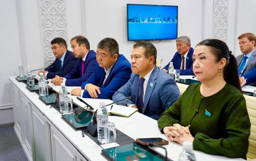 Состоялась рабочая встреча  депутатского корпуса с акимом города Астаны
